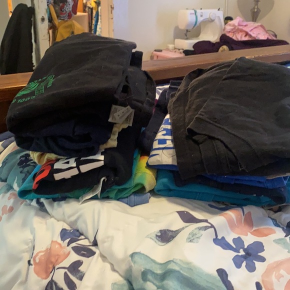 T shirt bundle size medium sold together lot of 11 - Picture 2 of 15